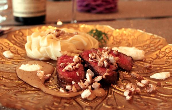 Maistelumenu - merileväkaviaaria, kookoskastiketta ja rosmariini-sabayon