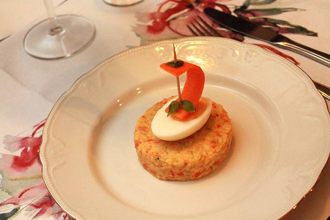 Maistelumenu - kasviskakkua, chorizoa, pihviä ja juustoja, Voimapuu