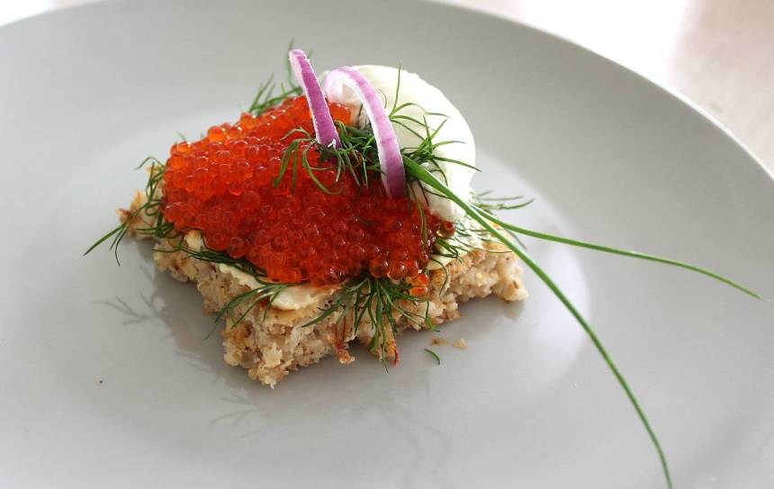 Ohrarieskaa, munavoita, mätiä ja tuorejuustoa, Voimapuu