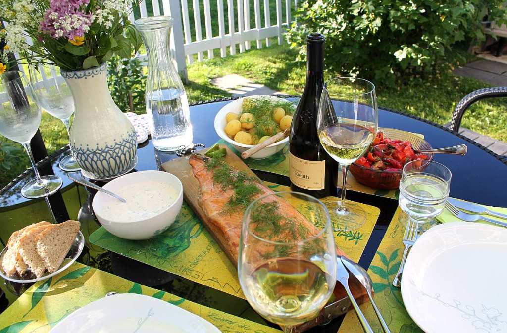 Juhannusruokaa, loimulohi. Voimapuu