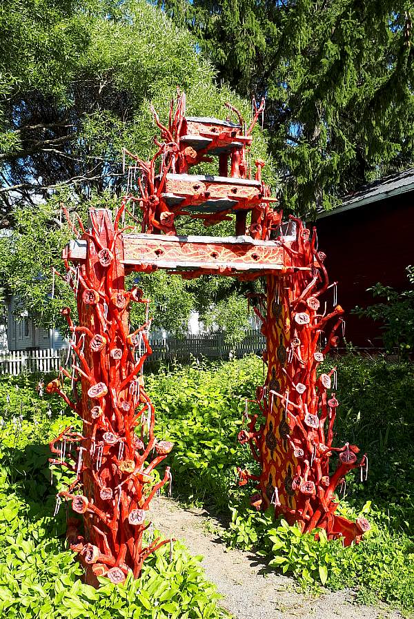 Tapani Kokko:Paratiisin portti, Voimapuu