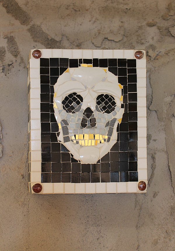 Mosaiikkitaulu Pääkallo, Voimapuu 