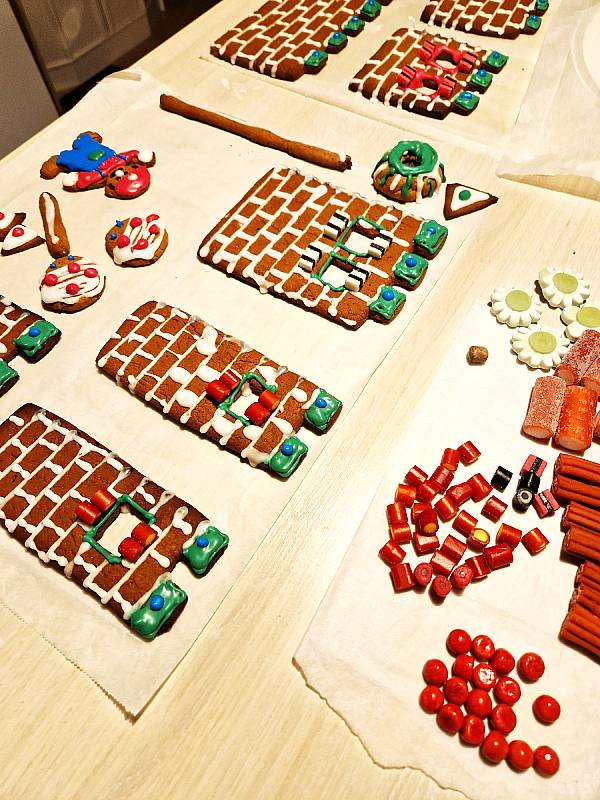 Piparkakkulinna, Super Mario, koristelu