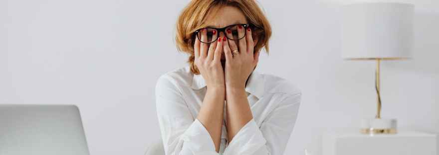 väsynyt nainen, voimapuu